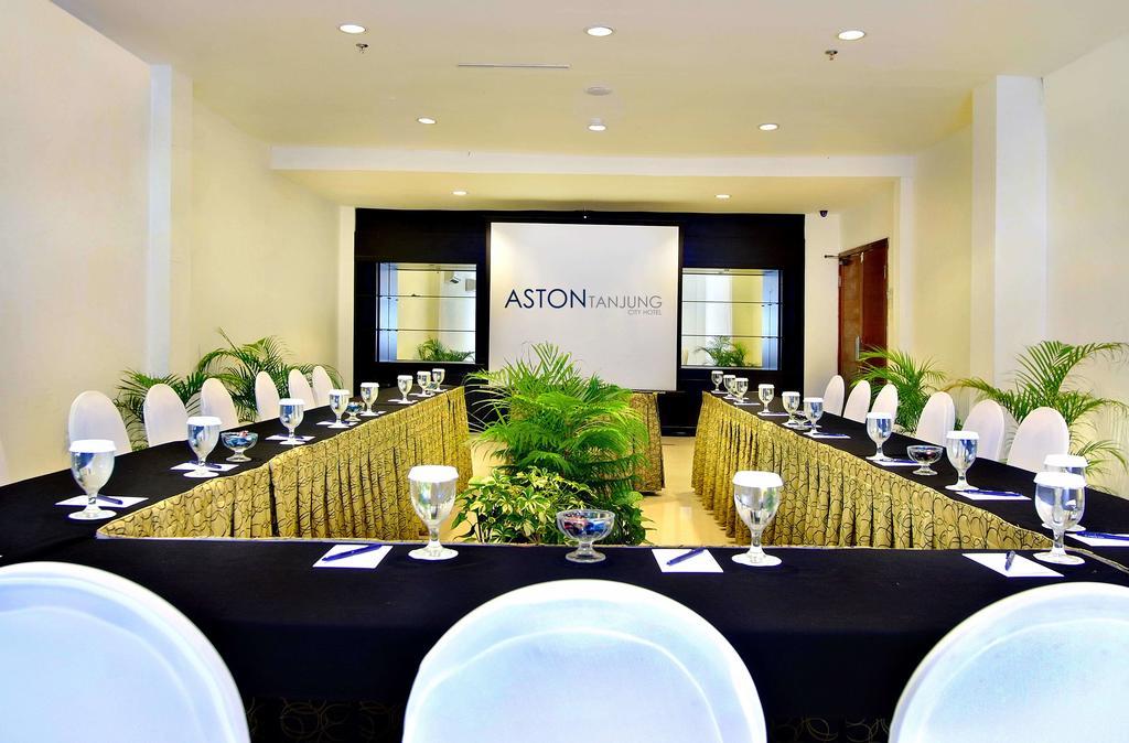 Aston Tanjung City Hotel Exteriör bild