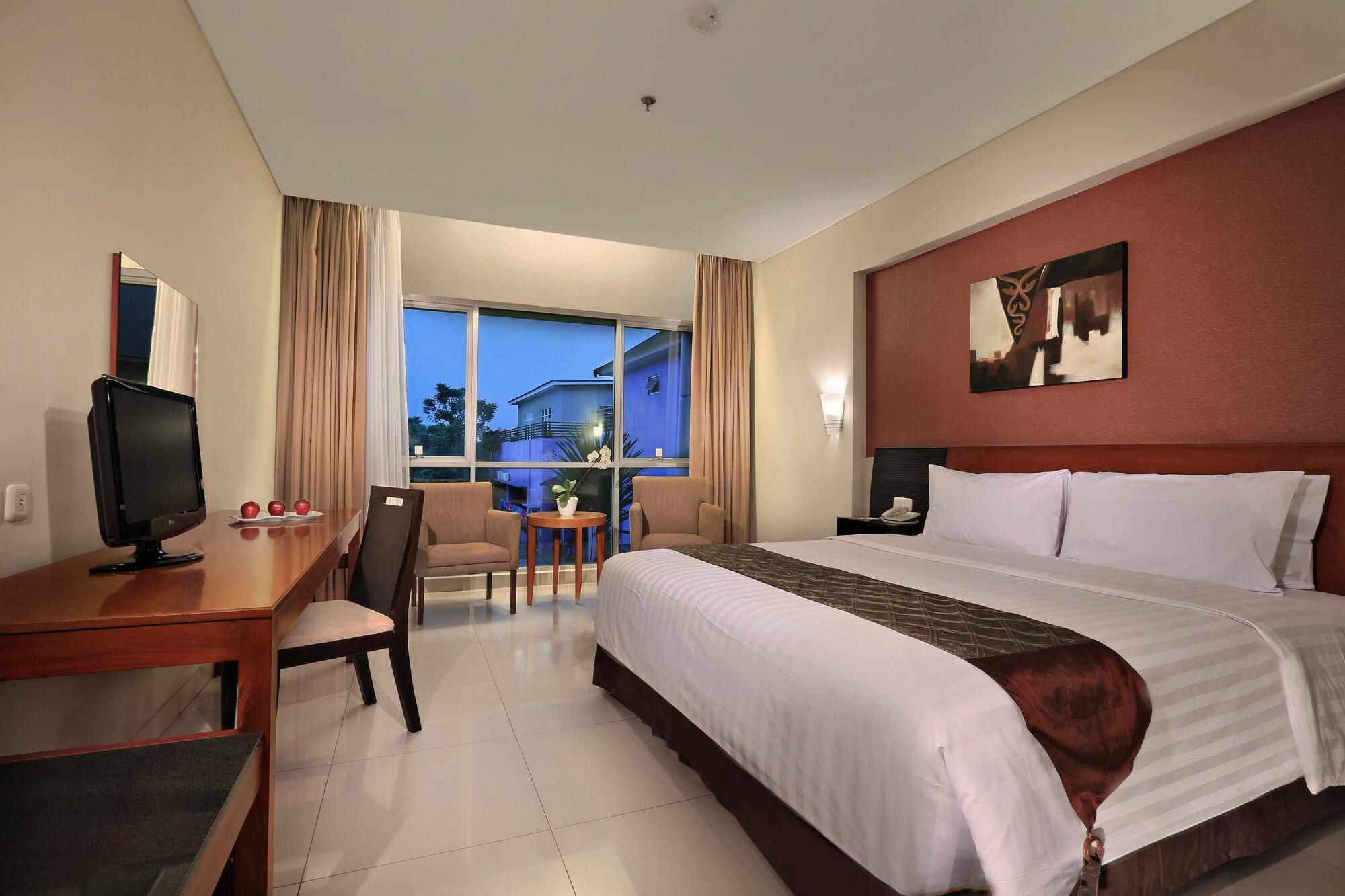 Aston Tanjung City Hotel Exteriör bild