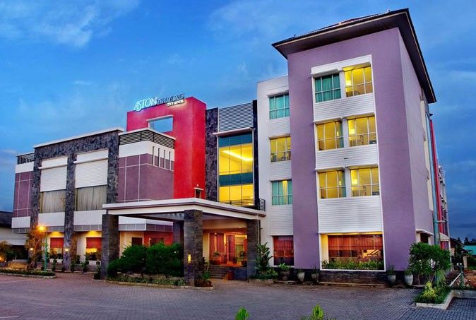 Aston Tanjung City Hotel Exteriör bild