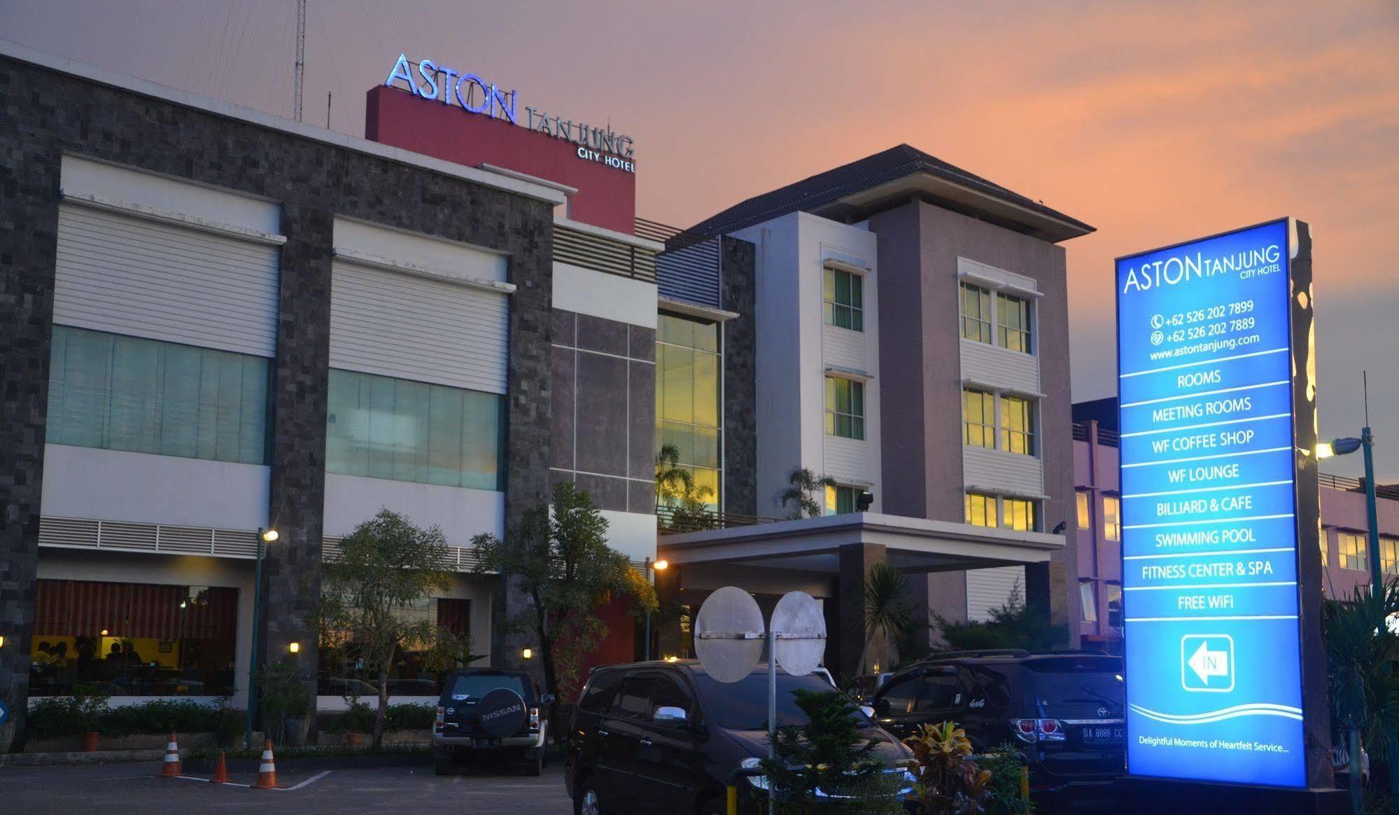 Aston Tanjung City Hotel Exteriör bild